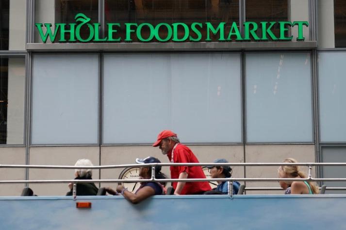 Amazon compra Whole Foods y remece al sector de supermercados en Estados Unidos