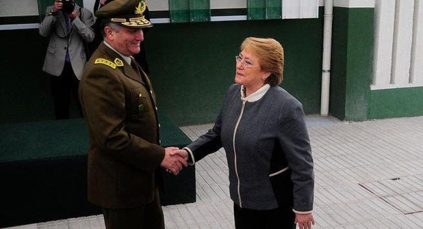 Fraude en Carabineros: Bachelet reitera respaldo absoluto a general Villalobos