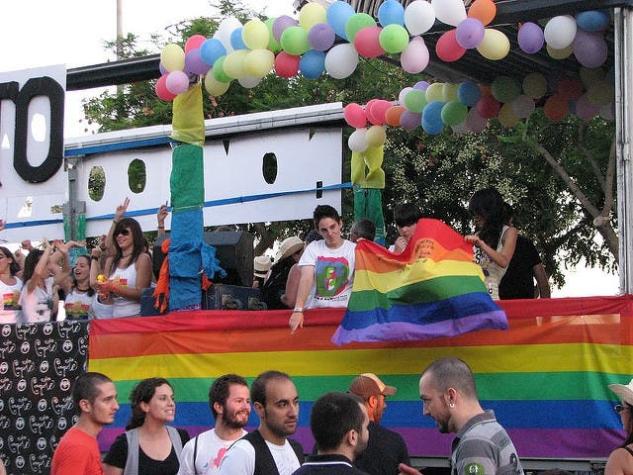 Multitudinaria marcha del orgullo gay de Sao Paulo exige verdadero estado laico