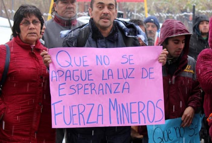 [VIDEO] Se espera un milagro para encontrar a mineros atrapados en Chile Chico