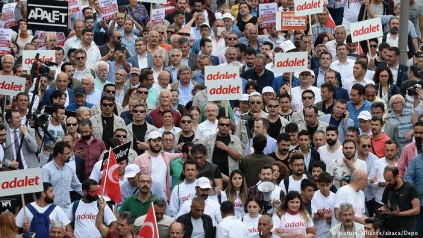 "Marcha de la justicia" contra Erdogan en Turquía