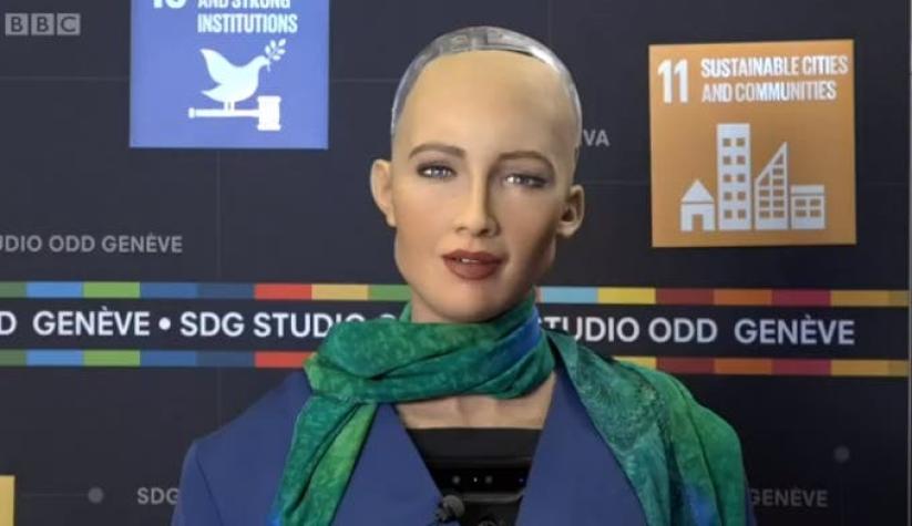 [VIDEO] Sofía, la increíble robot hiperrealista que está "aprendiendo a ser humana"