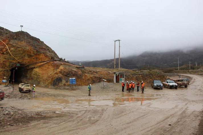 Mineros atrapados: gobierno continúa búsqueda pese a nulas esperanzas de encontrarlos con vida