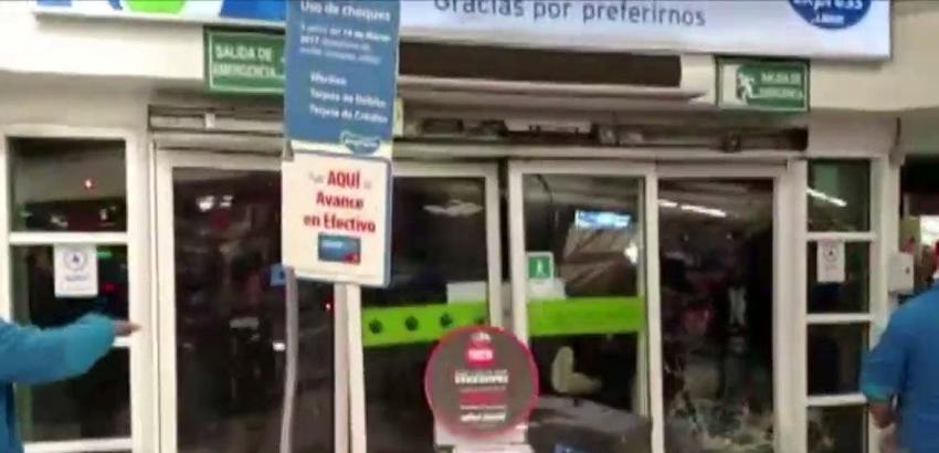 [VIDEO] "Turbazo" en supermercado deja a un guardia herido
