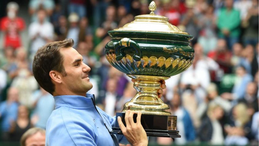 Roger Federer "barre" con Alexander Zverev en final de Halle