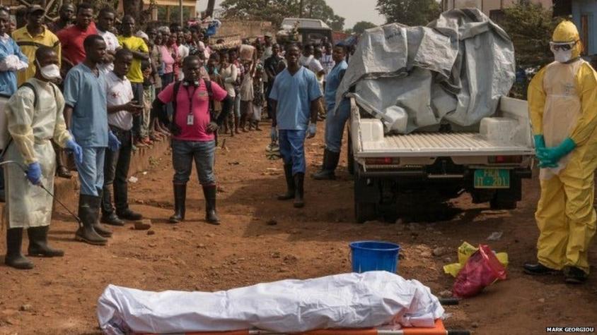 Los enterradores del ébola que inspiraban miedo pero salvaron miles de vidas