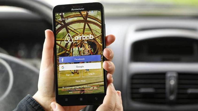 Barcelona amenaza con endurecer su guerra contra Airbnb