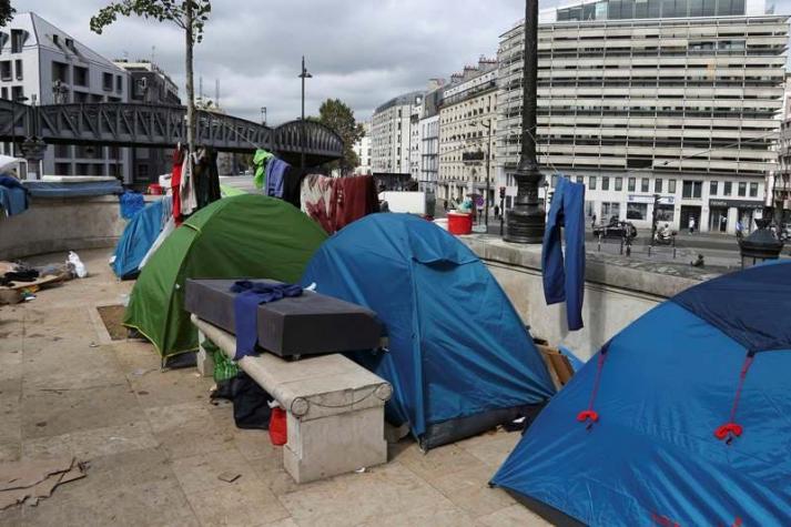 Evacuados unos 2.500 migrantes de campamentos temporales en París