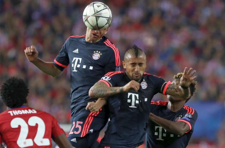 [FOTO] El particular "enojo" de Vidal con Thomas Müller, su compañero en Bayern Munich
