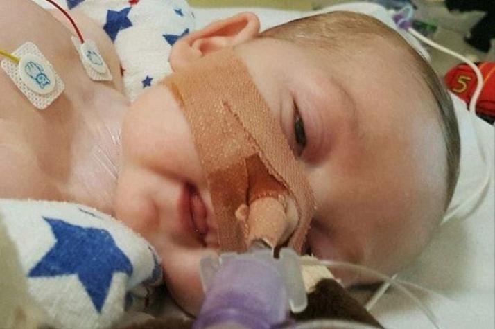Hospital del Vaticano ofreció ayudar al bebé británico Charlie Gard