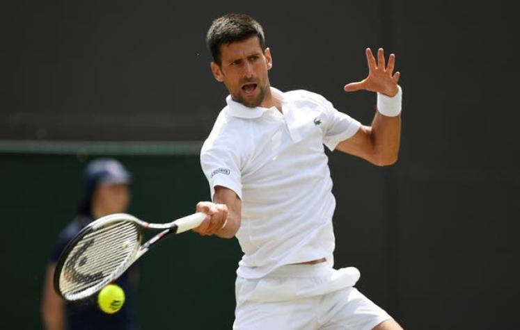 Djokovic arrasa y por novena vez consecutiva está en tercera ronda de Wimbledon