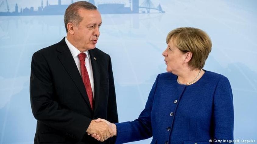 Merkel se reúne con Erdogan en antesala de cumbre de G20