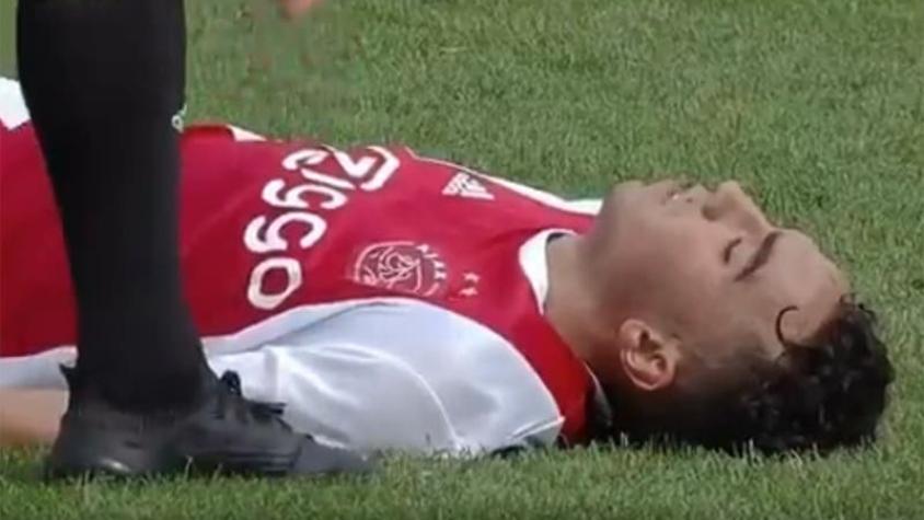 [VIDEO] Alerta por joven jugador del Ajax que se desplomó durante un amistoso