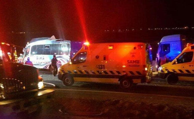 Dos muertos dejó accidente por choque de buses camino a Calama
