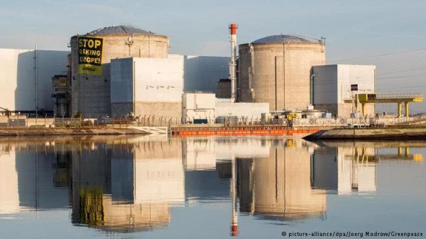 Francia cerrará reactores nucleares antes de 2025