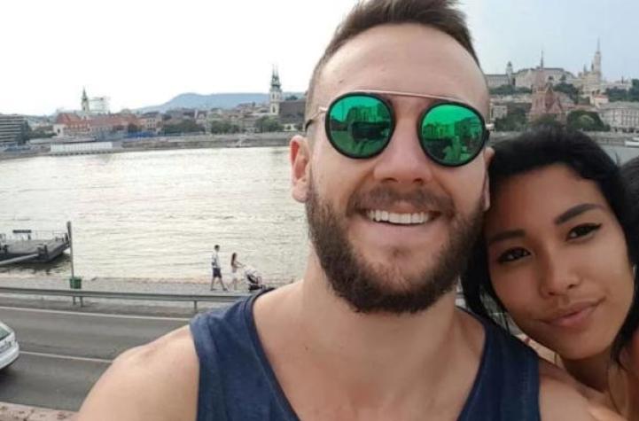 Romántica selfie de pareja se vio arruinada por divertido detalle