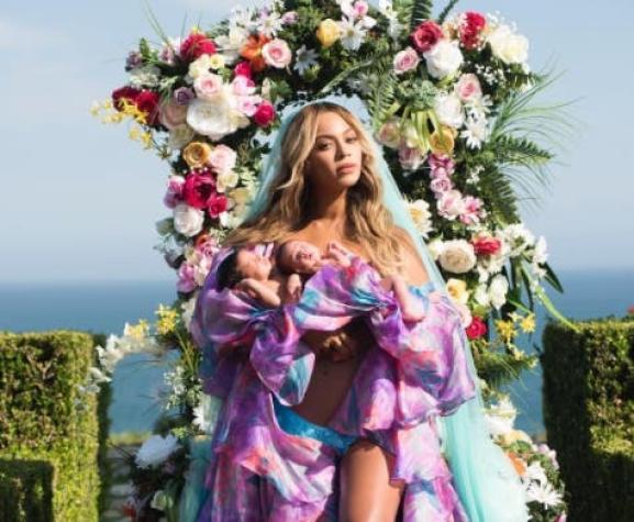 Mellizos de Beyoncé debutan en internet con fotografía de su primer mes de vida