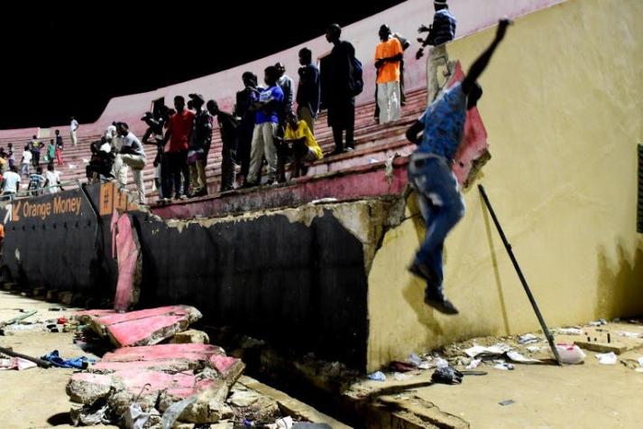 Ocho personas mueren en estampida en un estadio de Senegal
