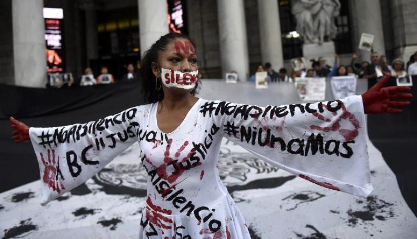 Homenaje y protestas en México por el asesinato impune de periodista Valdez