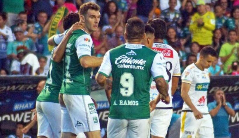 [VIDEO] Álvaro Ramos debuta en el León de México marcando golazo “de chilena”