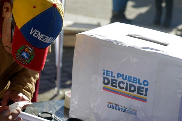 Oposición venezolana asegura amplia votación en consulta contra Maduro en Chile
