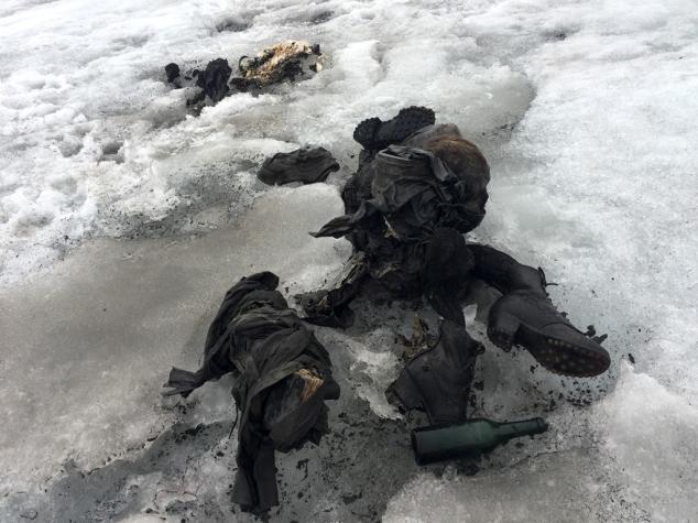 Hallan a pareja momificada en un glaciar suizo 75 años después de su desaparición
