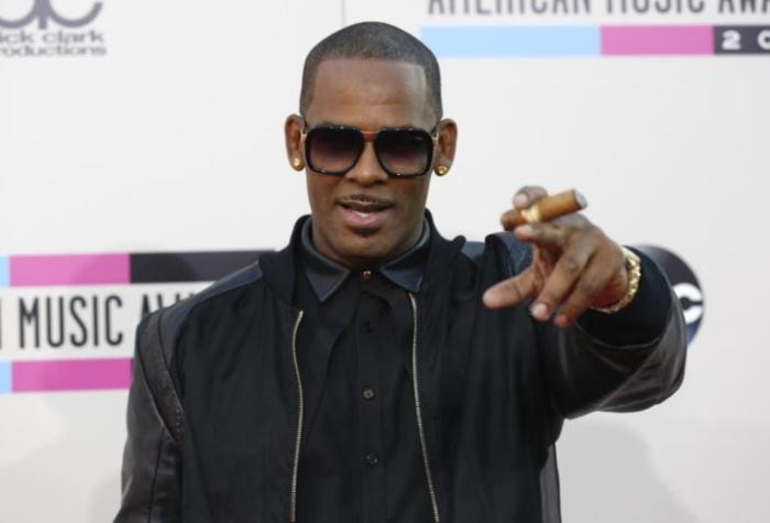 Acusan al rapero R. Kelly de tener una secta con seis esclavas sexuales