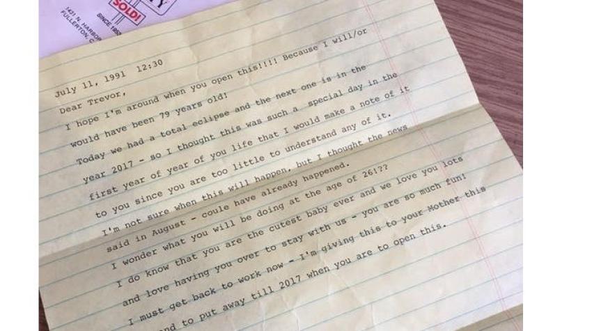 Joven abre y comparte emotiva carta que le escribió su abuela en 1991
