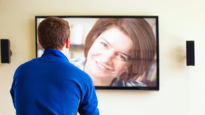 5 formas que tal vez no conocías de hacer videollamadas desde tu televisor
