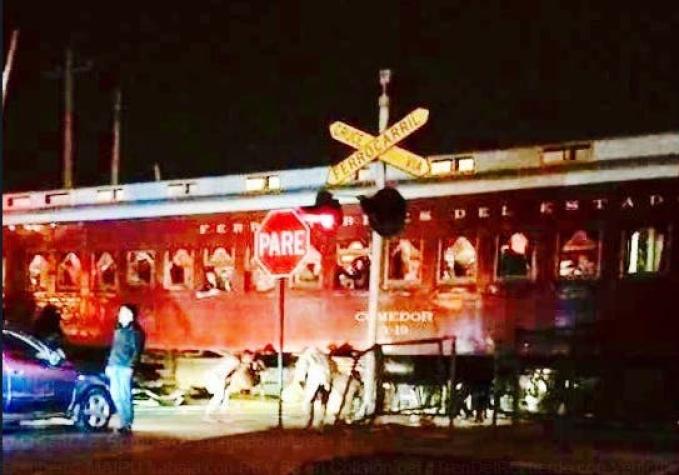 Tren del Recuerdo colisiona con un vehículo en Maipú