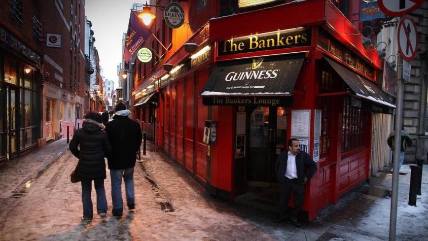 Por qué los pubs tomaron las riendas de la economía de Irlanda durante 6 meses