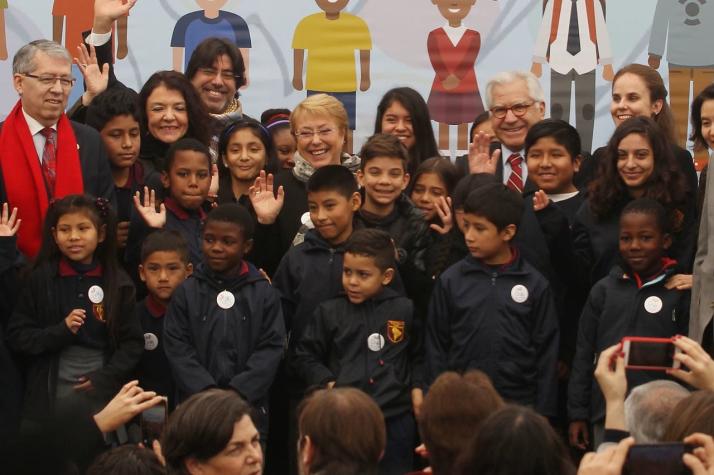 Presidenta Bachelet anuncia visa especial para niños inmigrantes