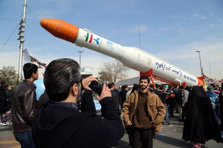 Con lanzamiento de satélite, Irán inaugura base espacial que genera temor en Occidente