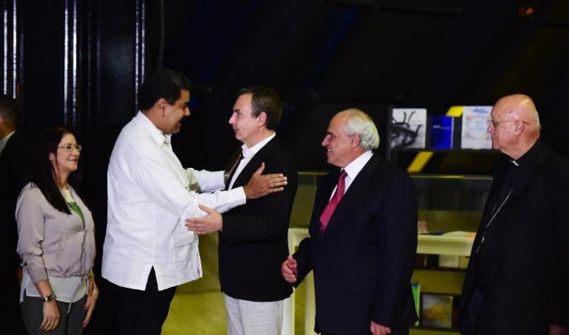 Zapatero insiste en diálogo en Venezuela y Maduro lo critica