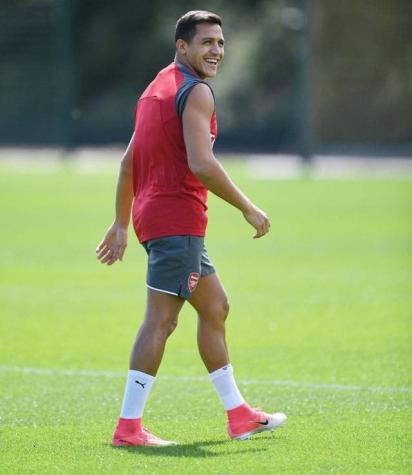 Alexis se reintegra a las prácticas de Arsenal FC a la espera de definir su futuro
