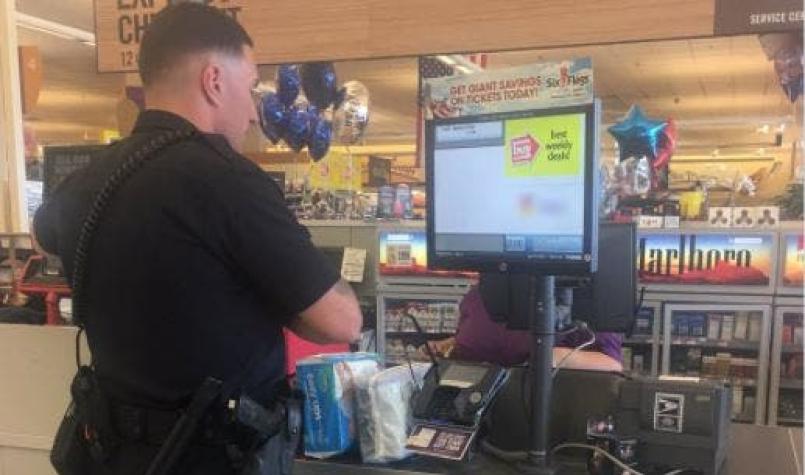 Policía compró pañales a que una mujer intentó robar para su hijo