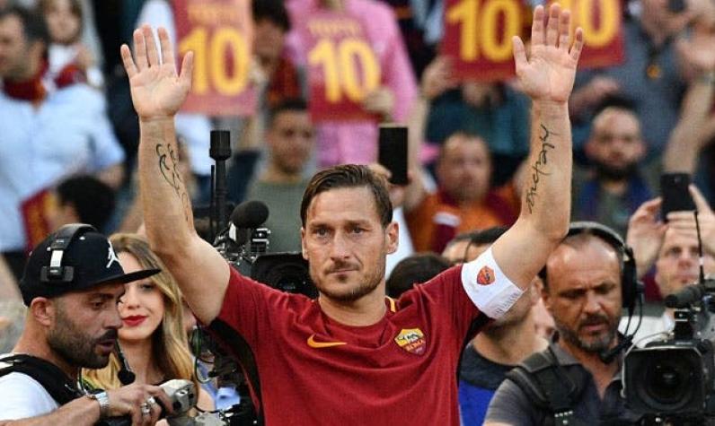 Última camiseta que vistió Francesco Totti en AS Roma es enviada al espacio