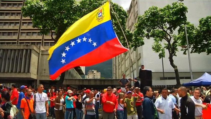 Venezuela: Opositores acuerdan ir a elecciones regionales en diciembre