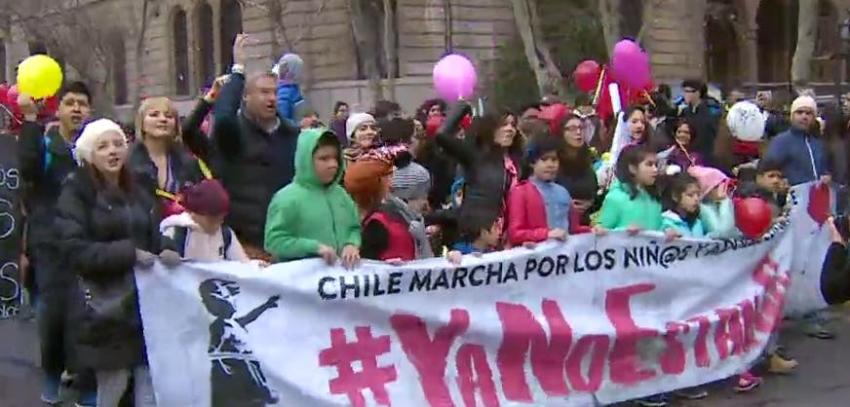 [VIDEO] Masiva marcha por niños del Sename