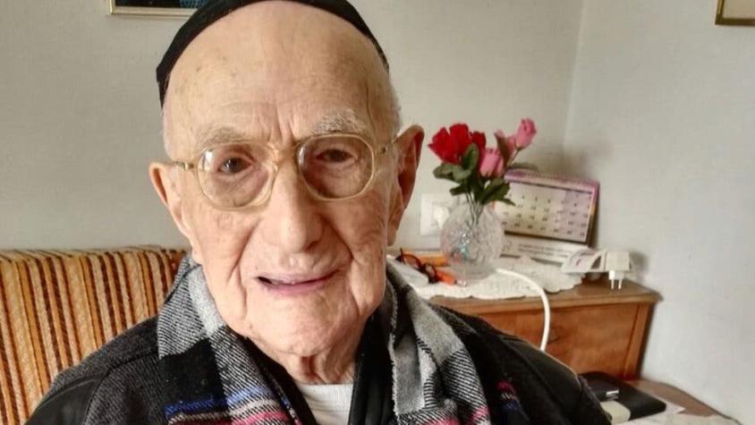 Dos guerras mundiales y Auschwitz: así fue la vida del último "hombre más viejo del mundo" en morir