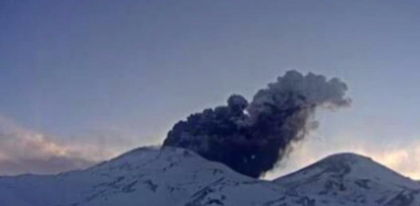 [VIDEO] Tres volcanes se encuentran con Alerta Amarilla en Chile