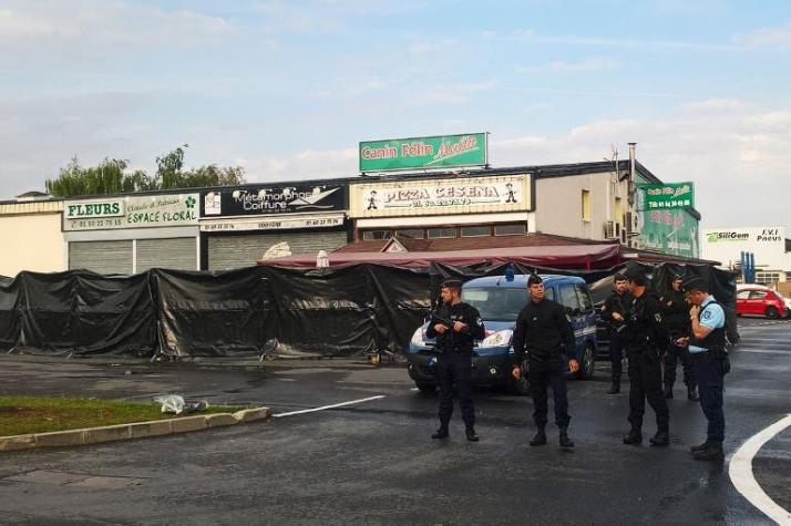 Francia: Un muerto y 13 heridos por conductor que lanzó su coche contra una pizzería