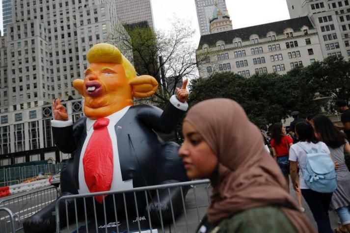 Manifestantes denuncian primera visita de Trump a su casa en Nueva York
