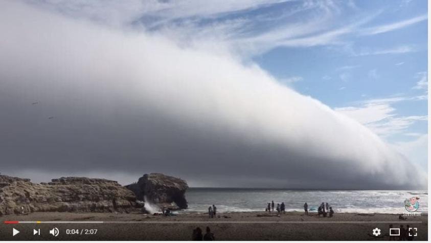 [VIDEO] Nube gigantesca cubre una playa en California