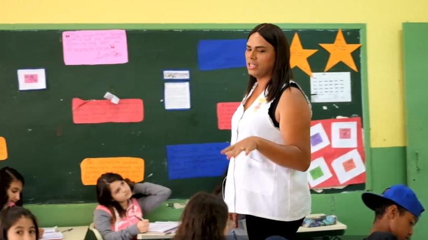 "¿Profesora, es usted hombre?": cómo es la vida de una mujer transexual en el aula de clases