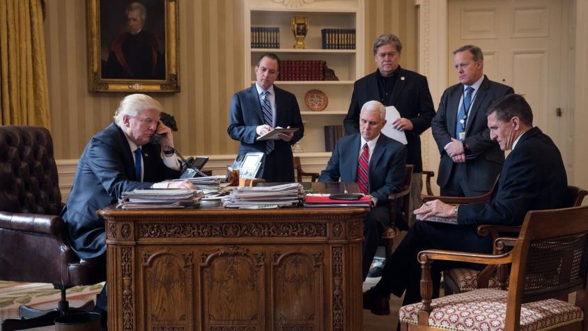 La foto que ilustra los tumultuosos meses que Donald Trump lleva en la Casa Blanca