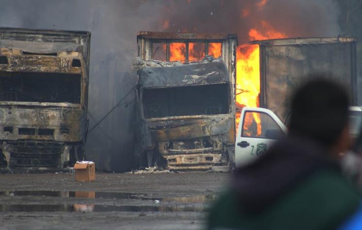 Gobierno anunció que se querellará por la quema de camiones en La Araucanía