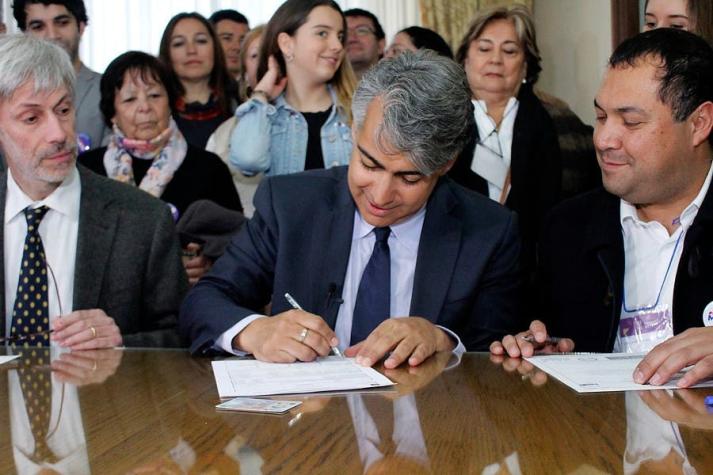 Marco Enríquez-Ominami inscribió su candidatura presidencial ante el Servel