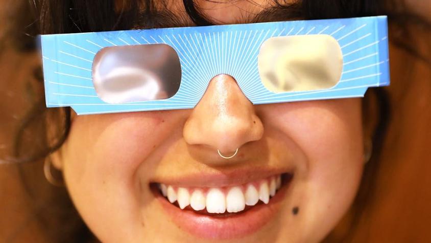¿Cómo asegurar que tus lentes sean certificados y seguros para ver el eclipse de 21 de agosto?