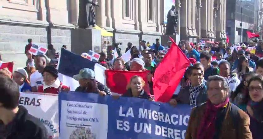 [VIDEO] Inmigrantes marcharon por Santiago